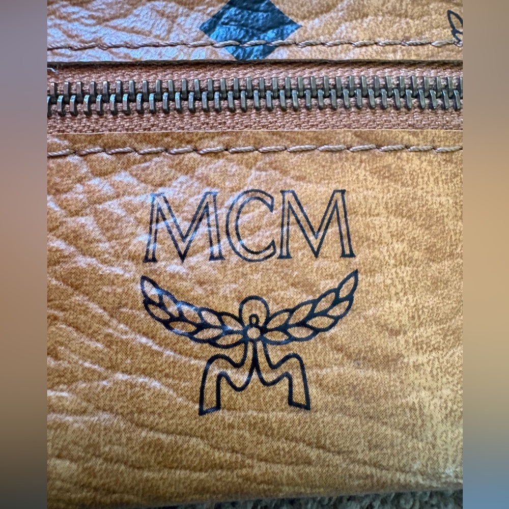 MCM Key Pouch - Picture 3 of 12
